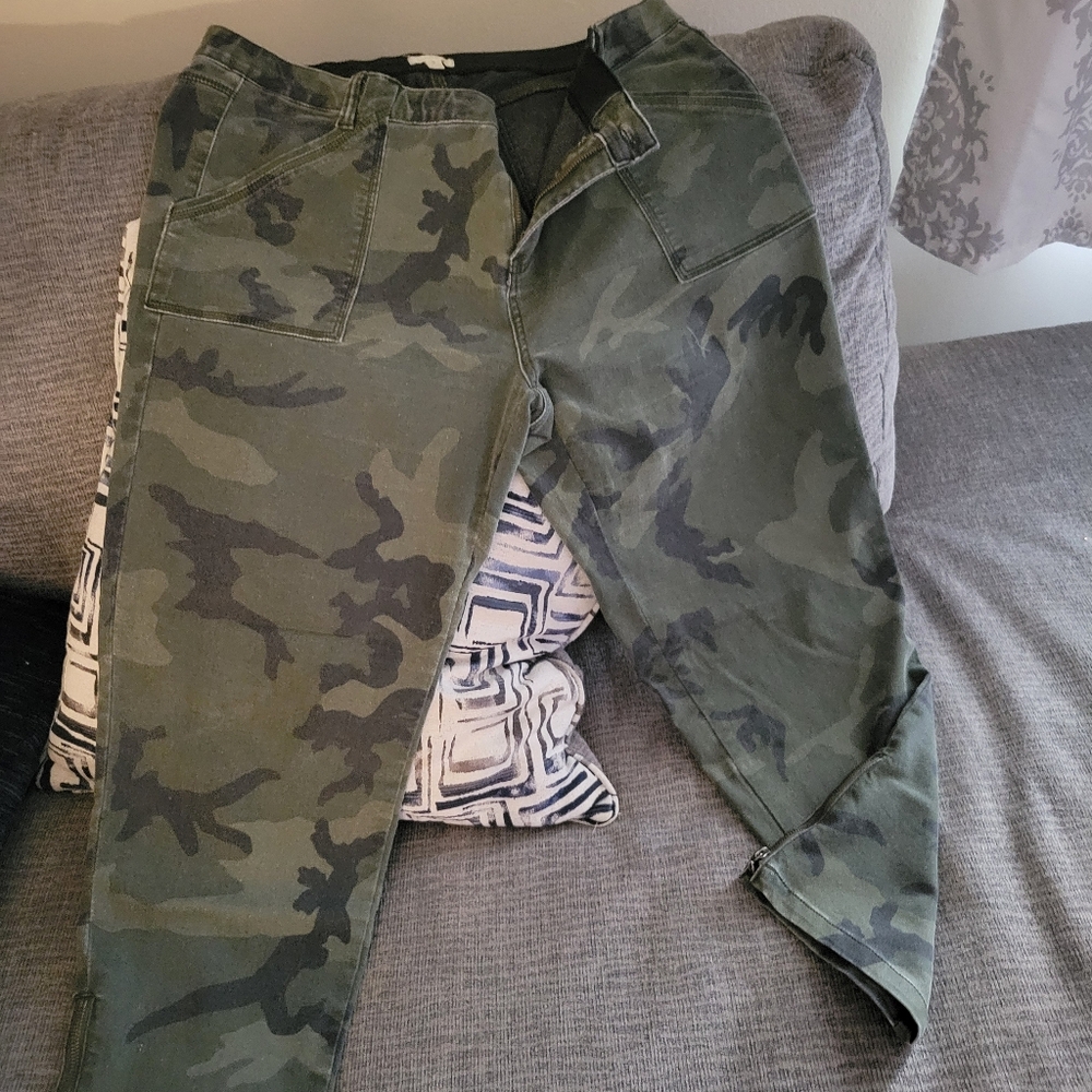 Womens camo pants